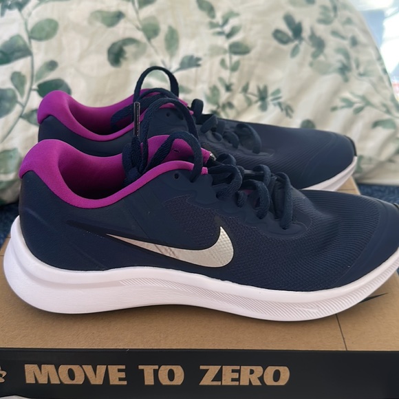 Brand new Nike star runners - Picture 2 of 4